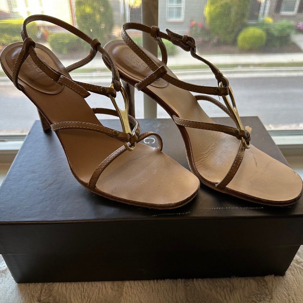 GUCCI Sand. Pelle S. Cuoio, Naturale, Size 7B with orig. box & dust jacket
